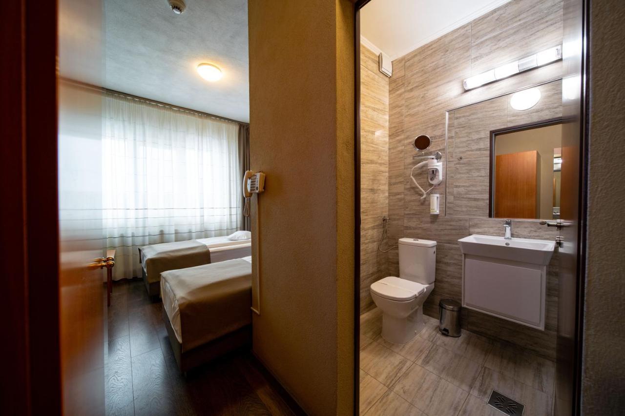 Areo Hotel & Restaurant Bradesti Zewnętrze zdjęcie