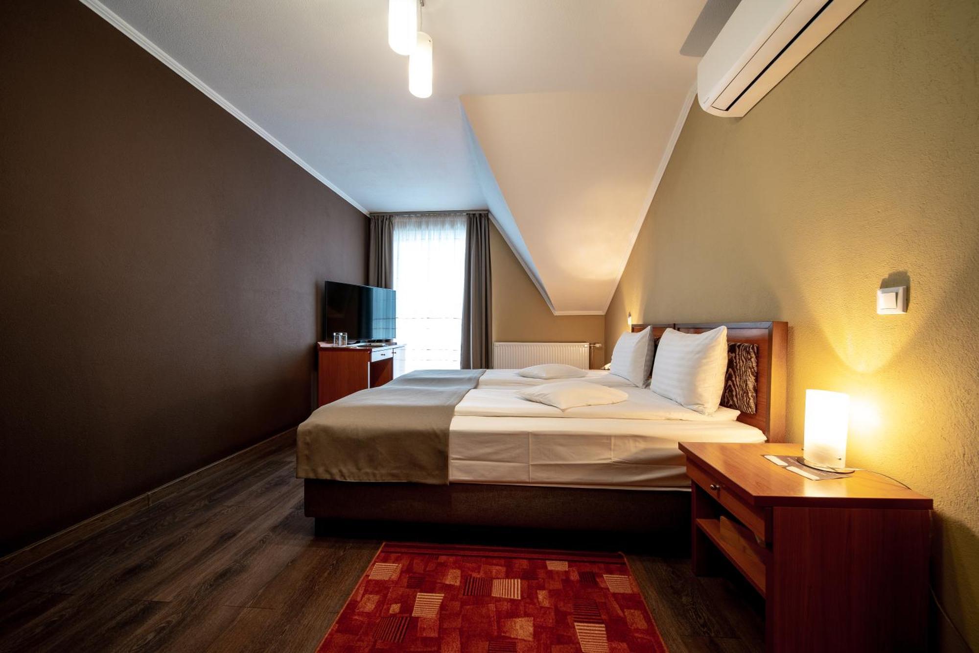 Areo Hotel & Restaurant Bradesti Zewnętrze zdjęcie