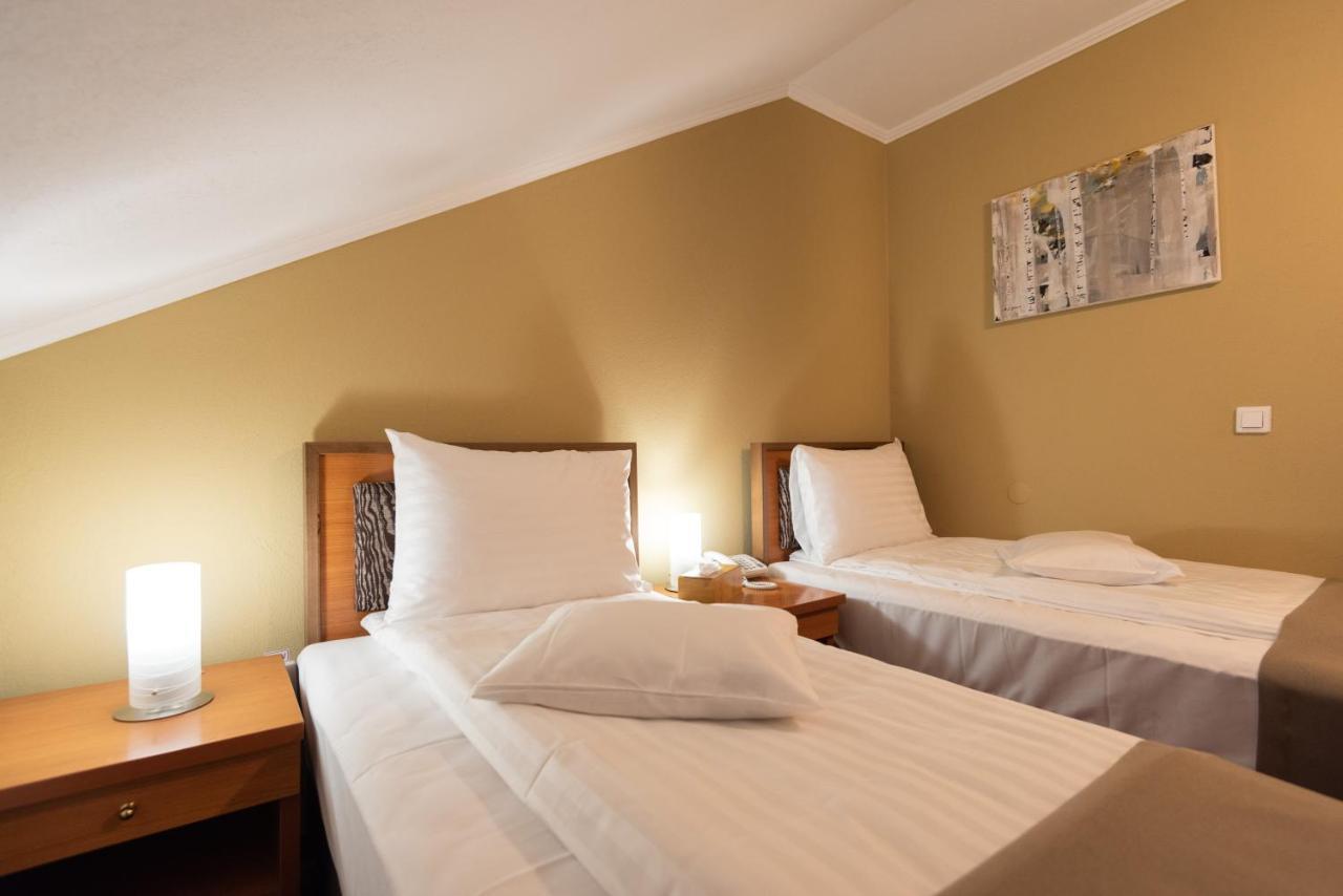 Areo Hotel & Restaurant Bradesti Zewnętrze zdjęcie